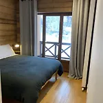 La De La Foux 3*