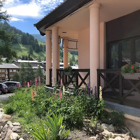 La De La Foux 3*