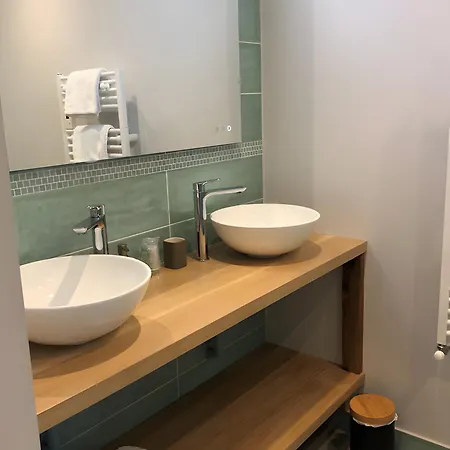 La De La Foux Nocleg ze śniadaniem 3*