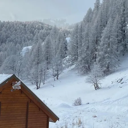 Couette-café La De La Foux 3*